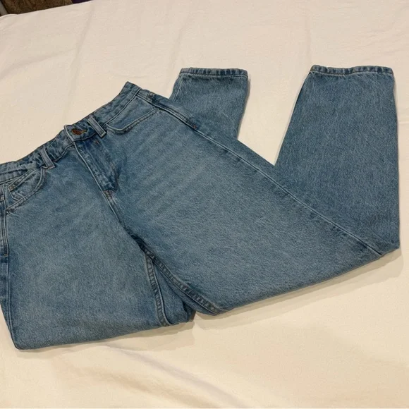 Zara High Rise Straight Leg Jeans Light Wash Size US 2 EUR 34 - Picture 8 of 10